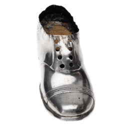 Front View Antique sterling silver pin cushion in the form of a gentleman’s shoe, hallmarked Chester c.1909, made by S. Blanckensee & Son Ltd with registered design number 548913.